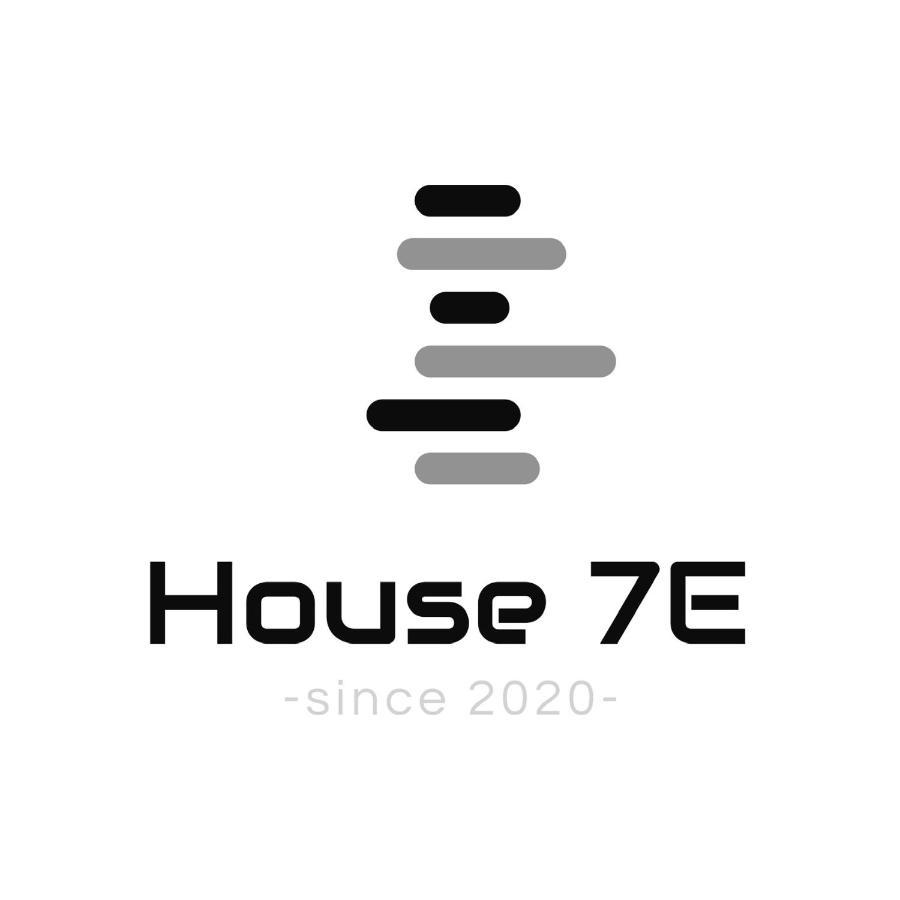 House7e * Smrika