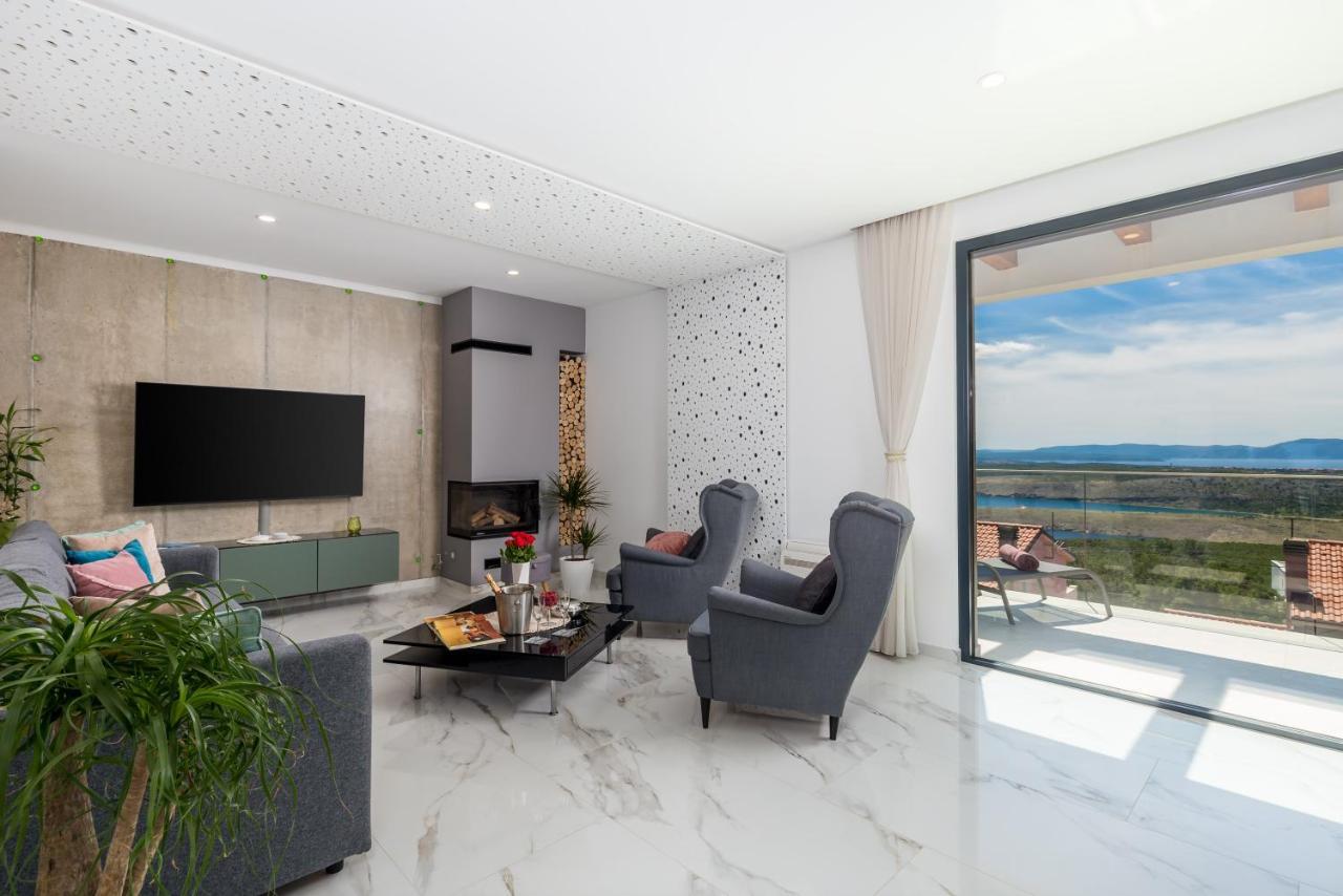 House7e Villa Smrika